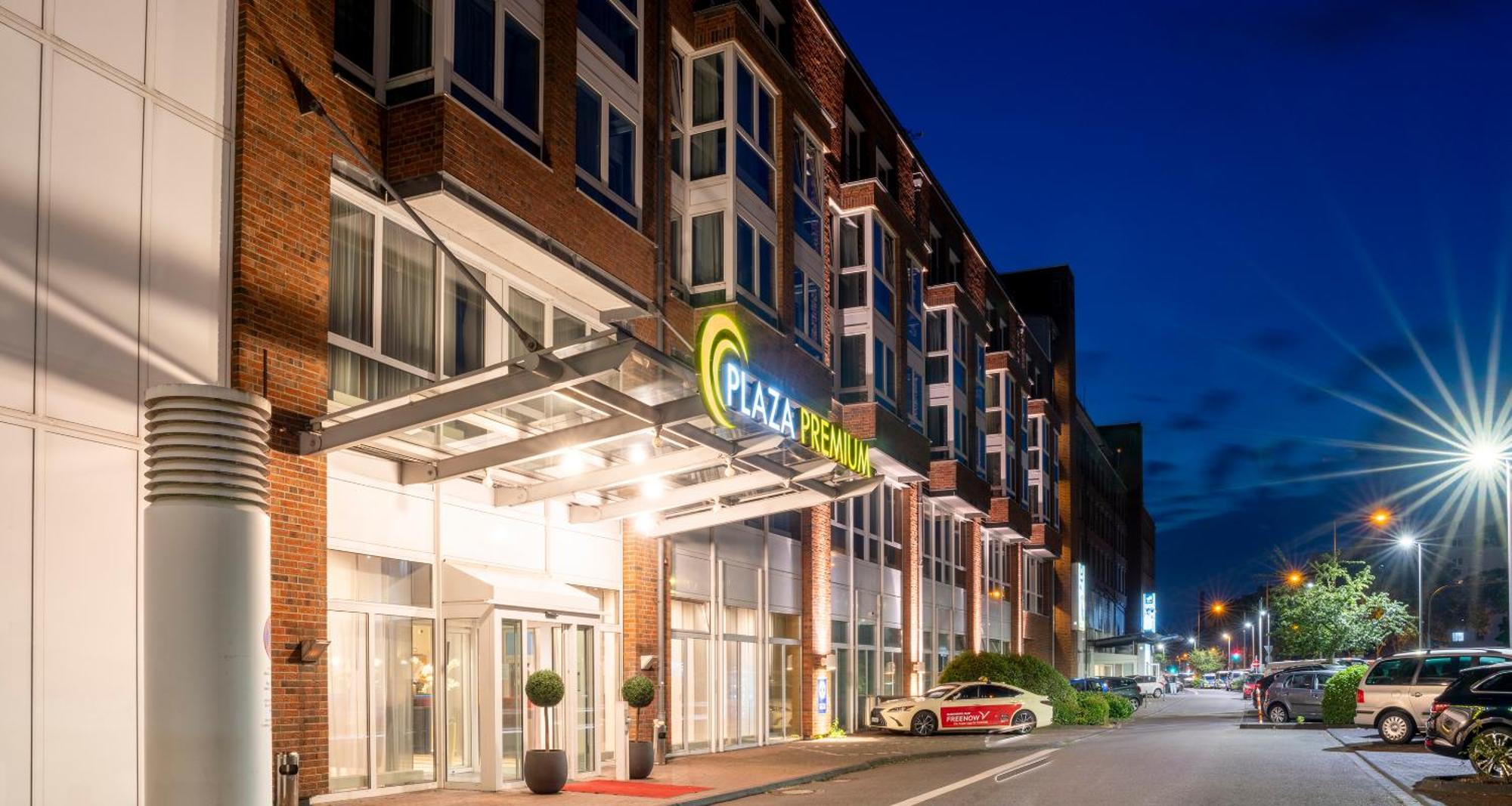 Plaza Premium 4* Keulen